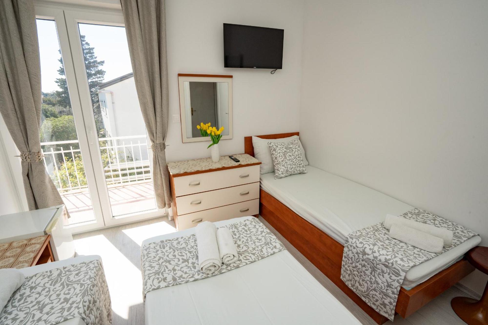 Pool Mansion Magnolia - Comfort Rooms Novalja Eksteriør billede