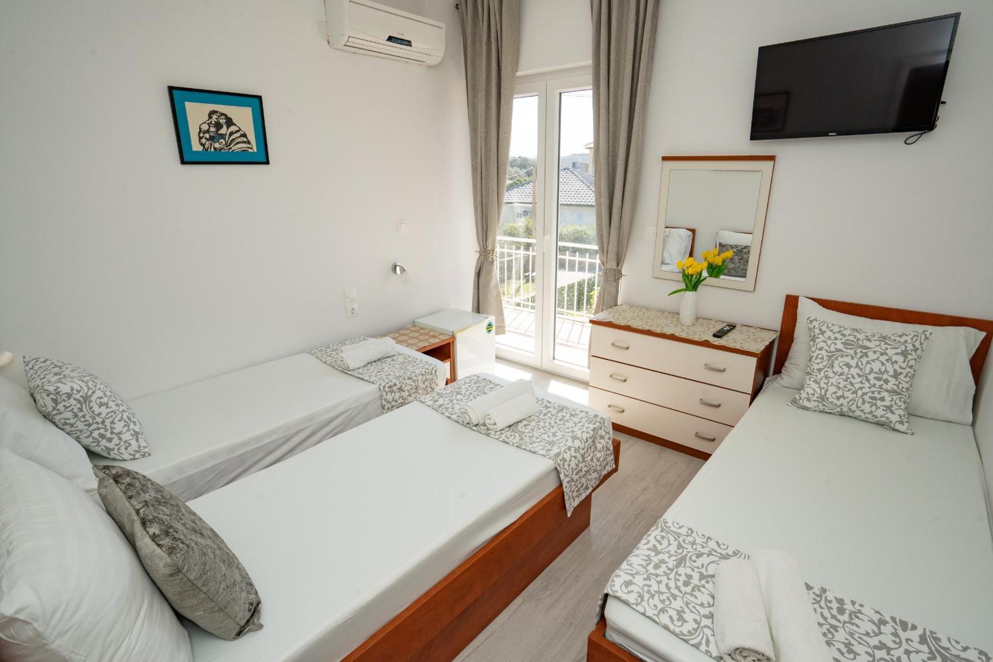 Pool Mansion Magnolia - Comfort Rooms Novalja Eksteriør billede