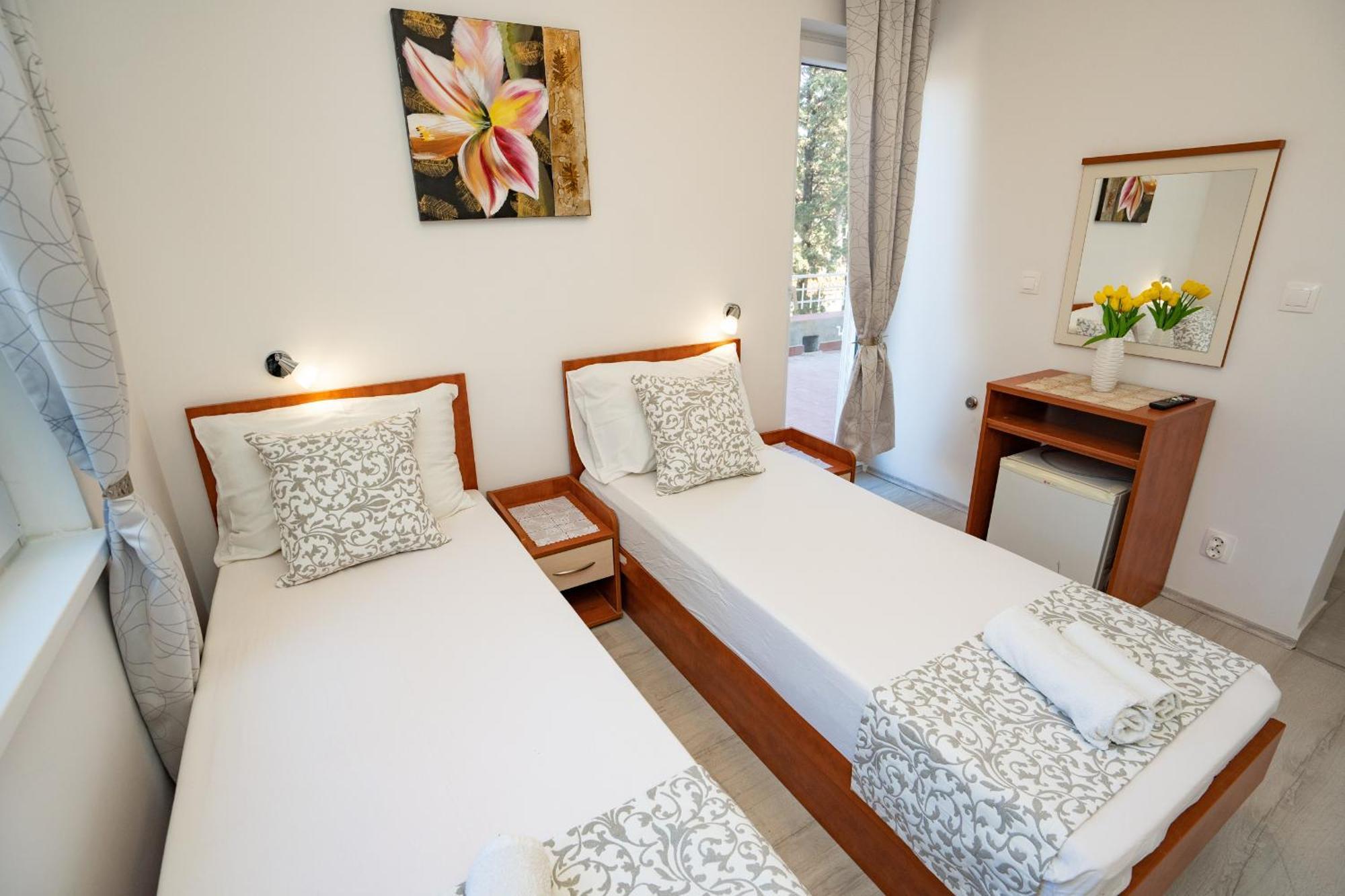 Pool Mansion Magnolia - Comfort Rooms Novalja Eksteriør billede