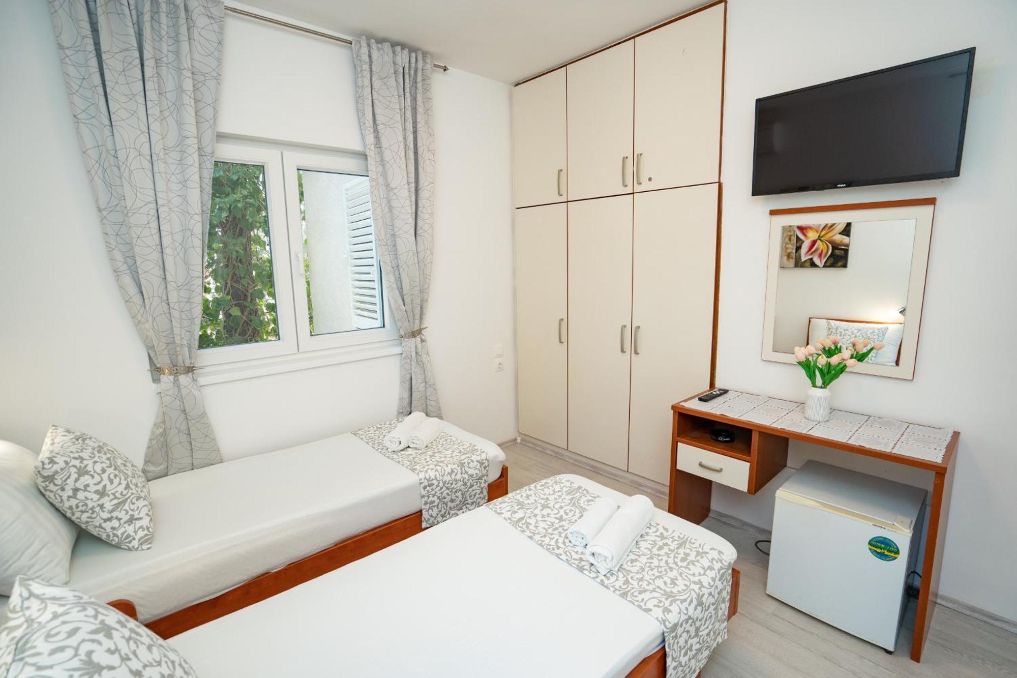 Pool Mansion Magnolia - Comfort Rooms Novalja Eksteriør billede